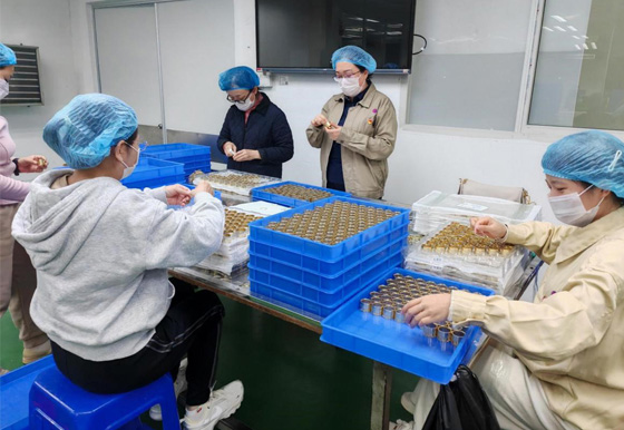 凝心聚力赴车间  跨界支援保生产